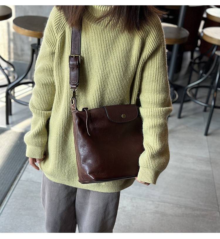 復古植鞣牛皮餃子包 真皮單肩斜挎包 簡約休閒款大容量斜背包 女生包包新款女包推薦 真皮包包
