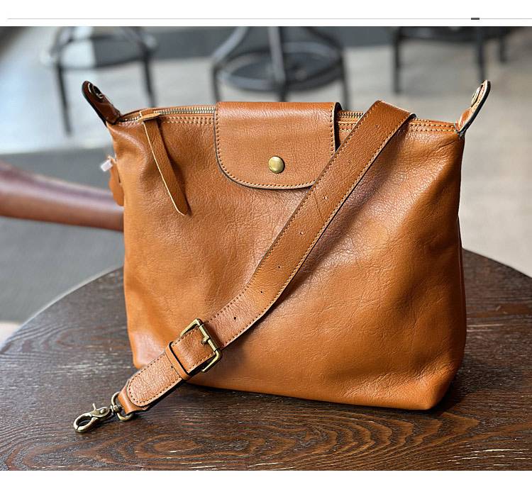 復古植鞣牛皮餃子包 真皮單肩斜挎包 簡約休閒款大容量斜背包 女生包包新款女包推薦 真皮包包