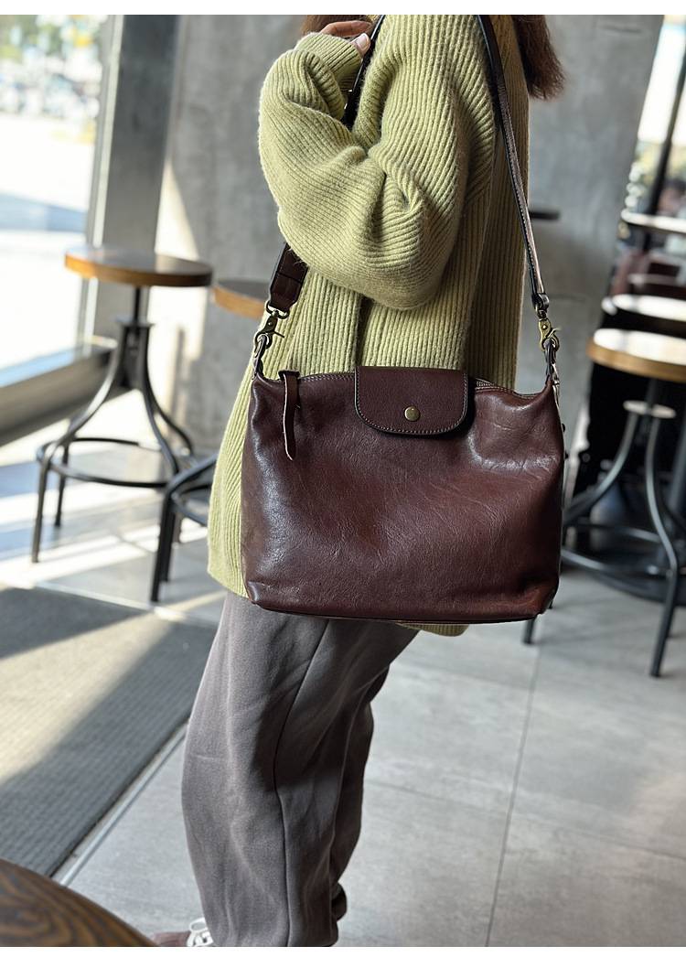 復古植鞣牛皮餃子包 真皮單肩斜挎包 簡約休閒款大容量斜背包 女生包包新款女包推薦 真皮包包