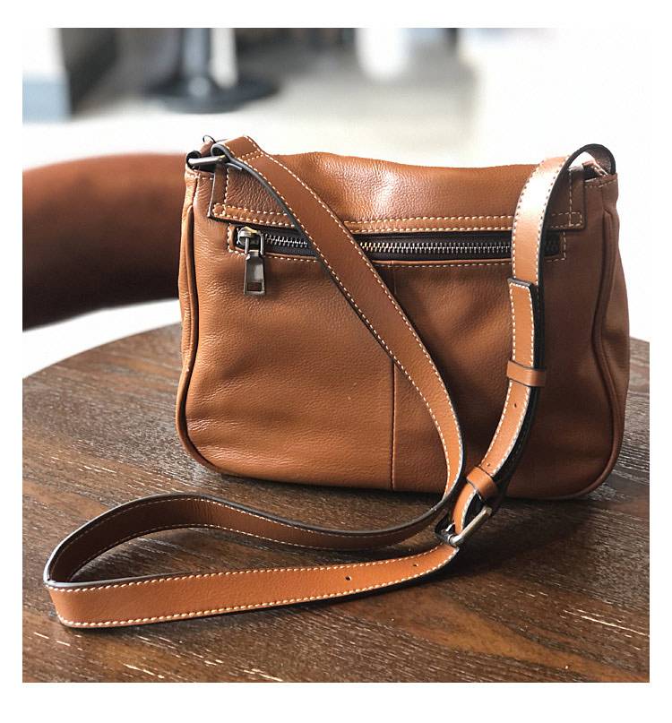 翻蓋新款真皮女包單肩包 休閒女士斜挎包 簡約休閒斜背包 女生頭層皮郵差包推薦 真皮包包