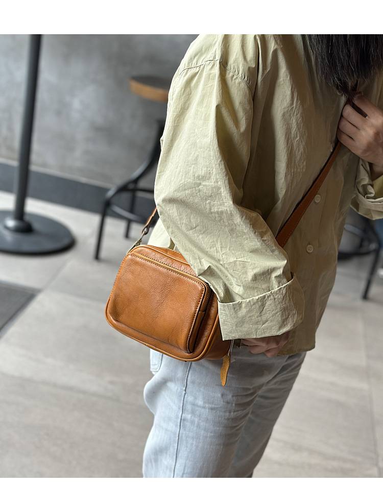 時尚真皮相機包女 新款小方包 頭層牛皮休閒單肩斜挎包 復古植鞣牛皮斜背包推薦 真皮包包