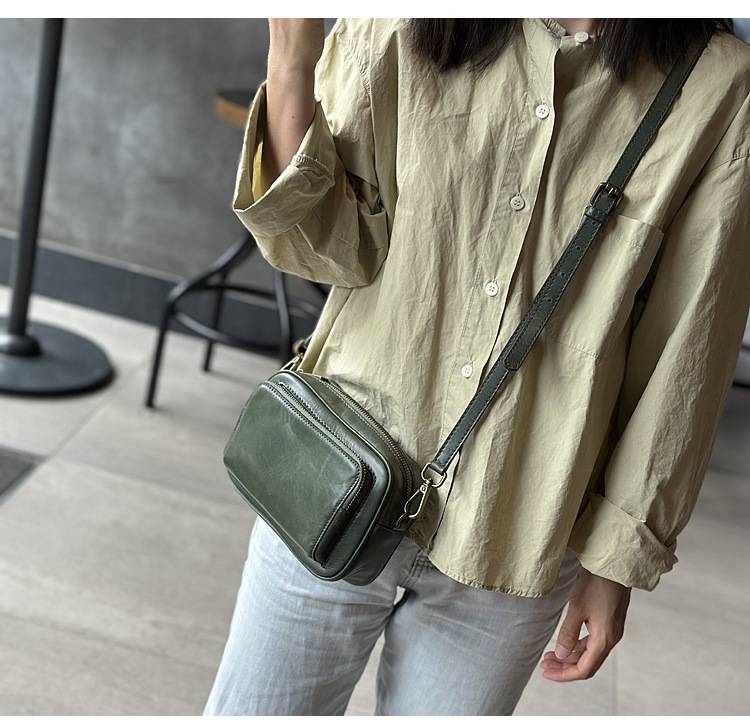 時尚真皮相機包女 新款小方包 頭層牛皮休閒單肩斜挎包 復古植鞣牛皮斜背包推薦 真皮包包