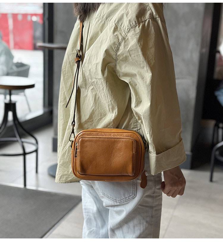 時尚真皮相機包女 新款小方包 頭層牛皮休閒單肩斜挎包 復古植鞣牛皮斜背包推薦 真皮包包