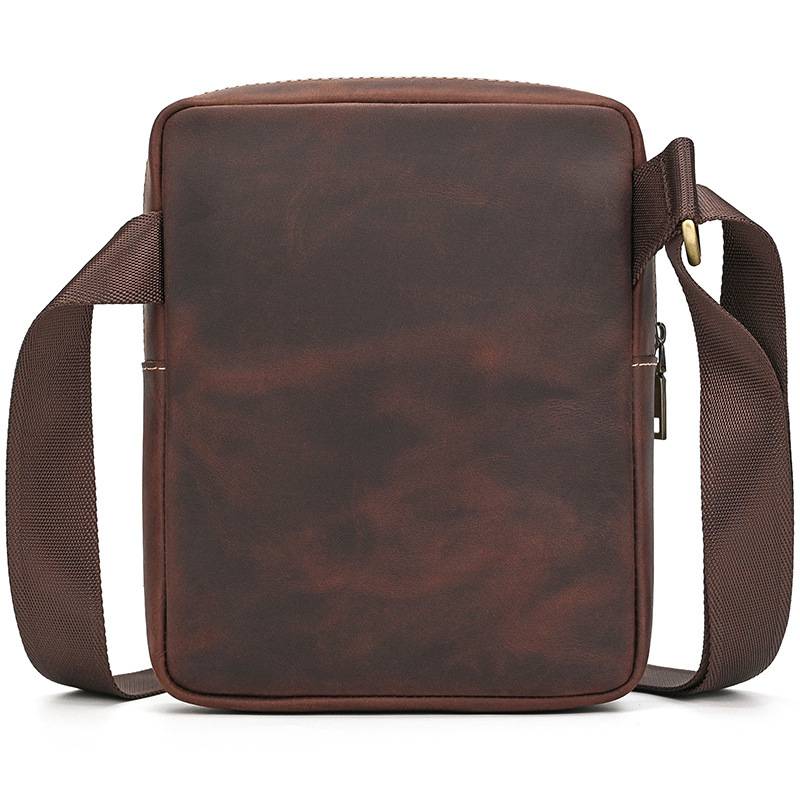 瘋馬皮斜背包 真皮休閑小方包 新款男士單肩背包斜跨包 簡約百搭手機包斜挎包推薦 真皮包包