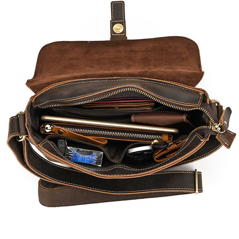 復古瘋馬皮斜背包 真皮男包肩背包 頭層牛皮時尚百搭翻蓋斜跨包ipad包包側背包推薦 真皮包包