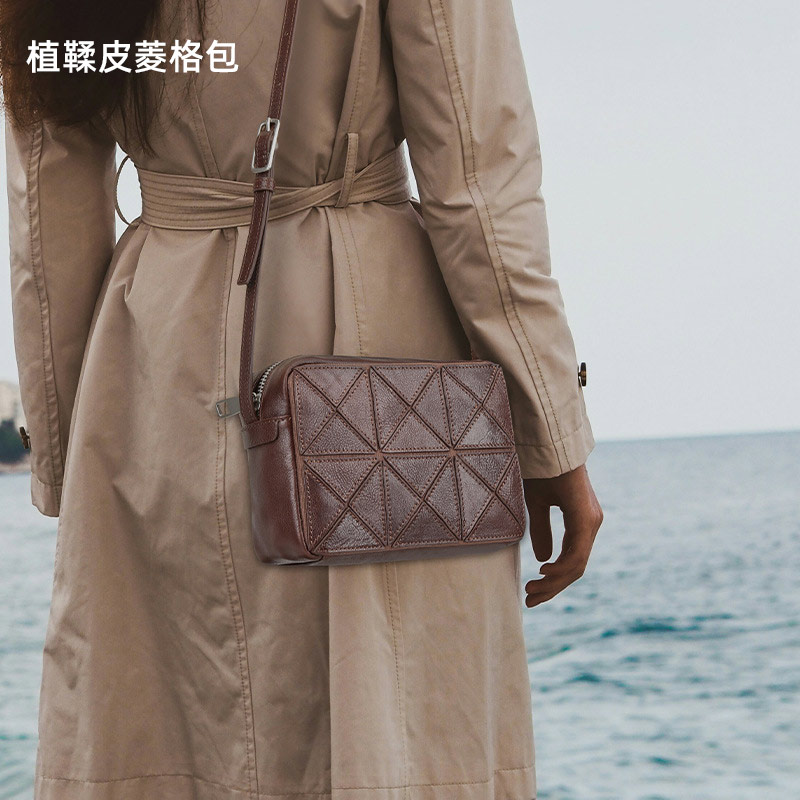 頭層植鞣皮新款菱格包 女生單肩包斜背包 復古輕便創意小方包 時尚少女單肩背包斜挎包推薦 真皮包包