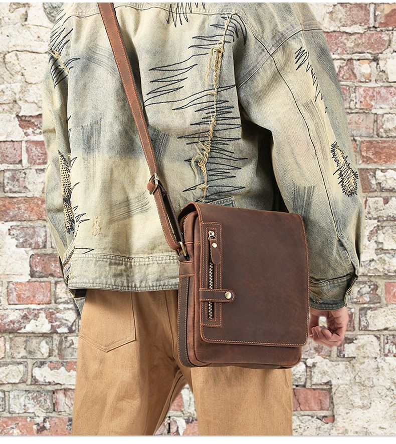 新款瘋馬皮斜背包 真皮單肩斜挎包 休閒通勤復古男包 多功能豎款拉鏈包包單肩包推薦 真皮包包