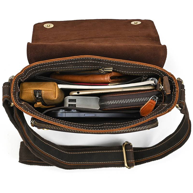 新款復古男士單肩包 瘋馬皮郵差包斜背包 真皮側背包斜挎包 頭層牛皮旅行斜跨包推薦 真皮包包