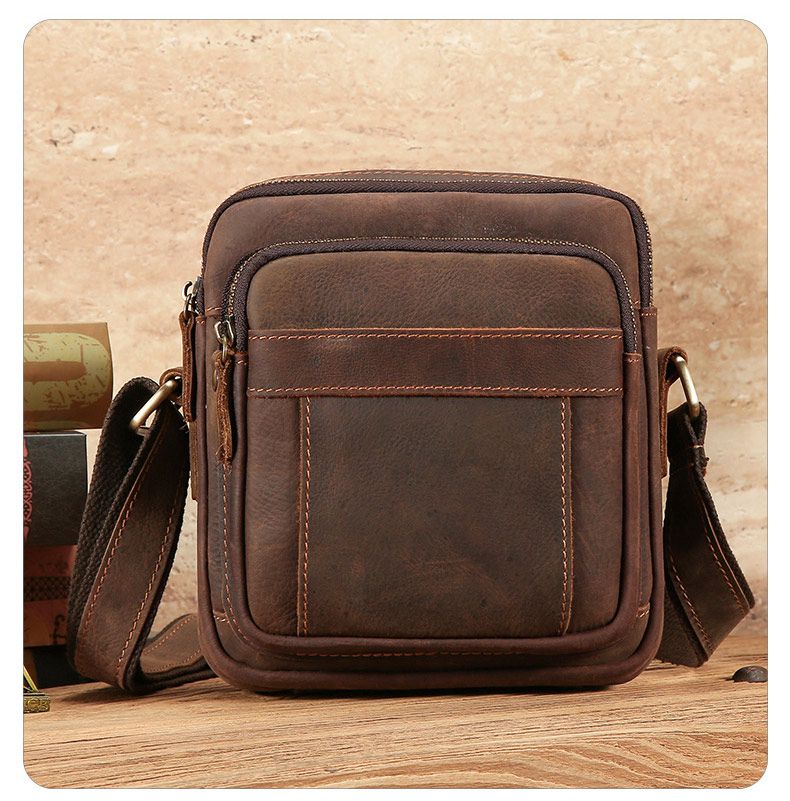 新款復古瘋馬皮斜挎包 歐美經典頭層牛皮小方包 男士單肩包斜背包 休閒通勤真皮包包推薦 真皮包包