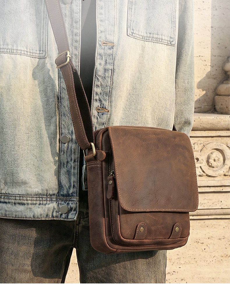 新款復古真皮單肩包 通勤百搭休閒斜挎包 多功能包蓋搭扣豎款男包 瘋馬皮斜背包推薦 真皮包包