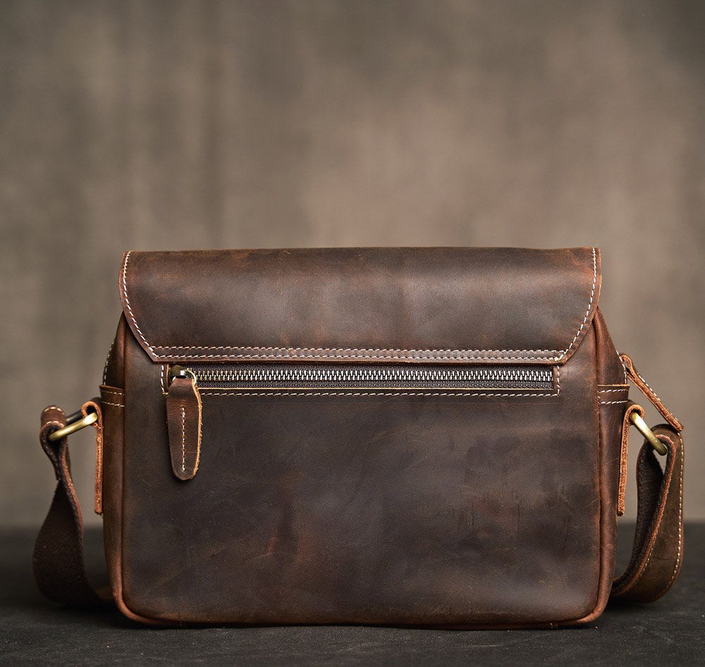 新款手工男士包包 瘋馬皮單肩包斜挎包 真皮休閒郵差包ipad包包 復古頭層牛皮男包斜背包推薦 真皮包包