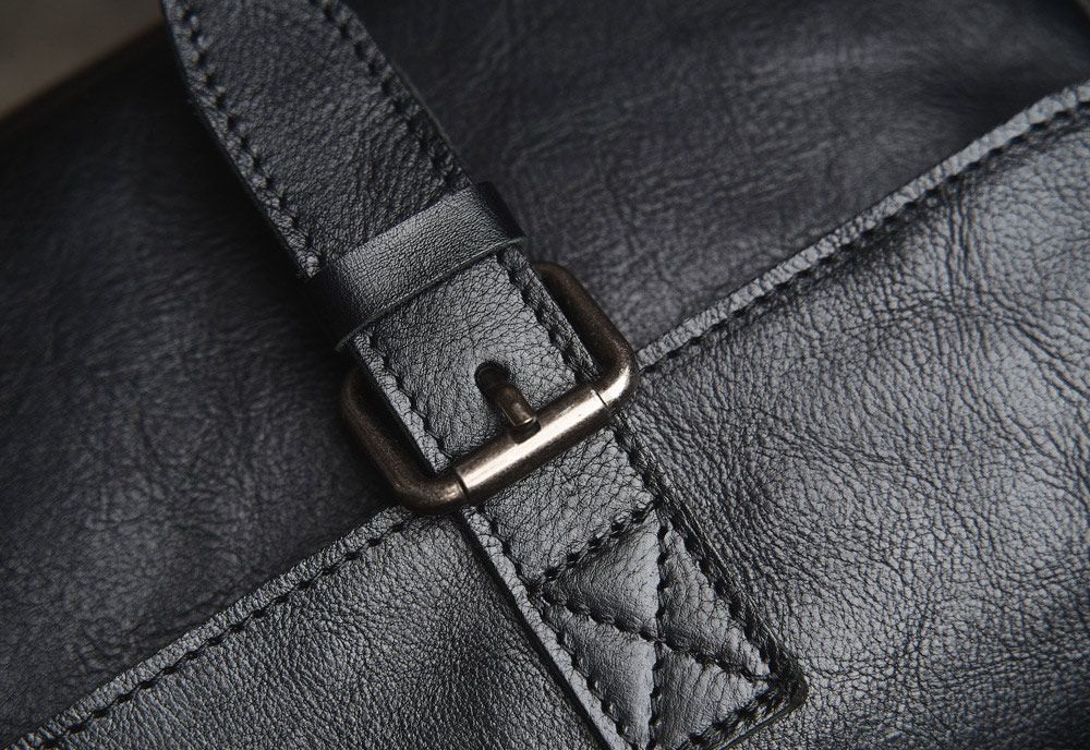 新款手工男士包包 瘋馬皮單肩包斜挎包 真皮休閒郵差包ipad包包 復古頭層牛皮男包斜背包推薦 真皮包包