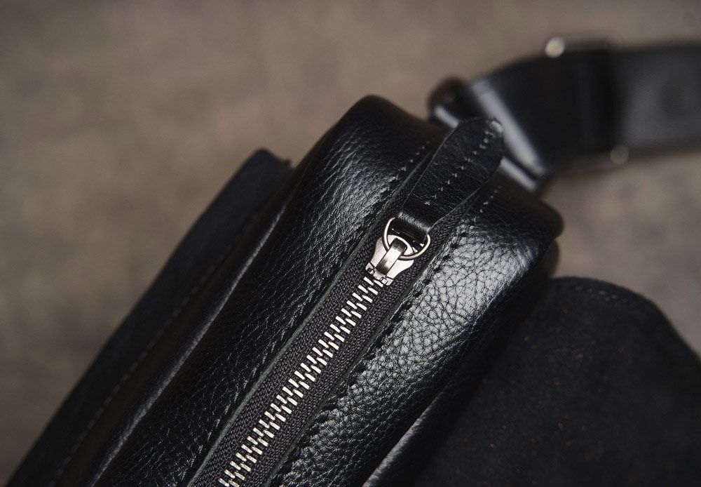 新款手工男士包包 瘋馬皮單肩包斜挎包 真皮休閒郵差包ipad包包 復古頭層牛皮男包斜背包推薦 真皮包包