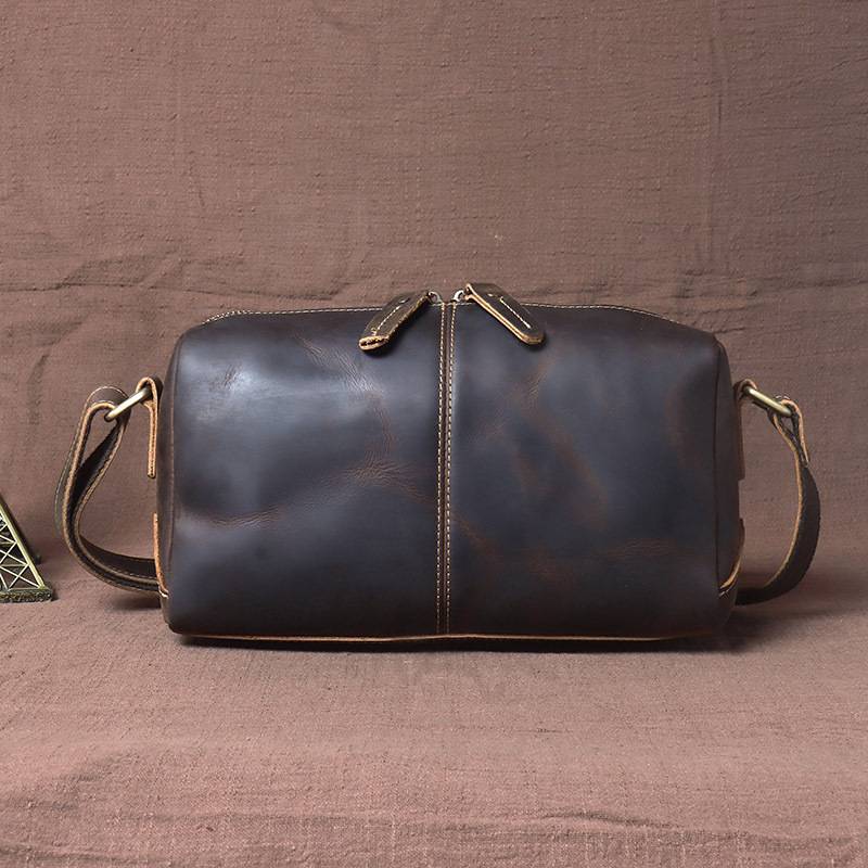 復古新款男士真皮單肩包 瘋馬皮斜挎包 大容量頭層牛皮真皮男包斜背包簡約小方包推薦 真皮包包