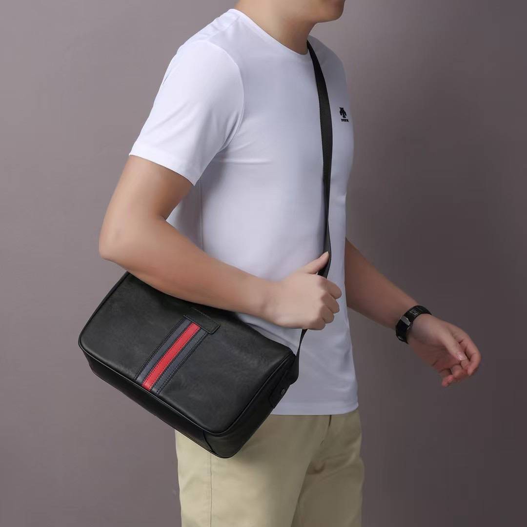 頭層牛皮男士斜背包 日常通勤單肩包 旅行外出小挎包 新品時尚男休閒運動斜挎包推薦 真皮包包