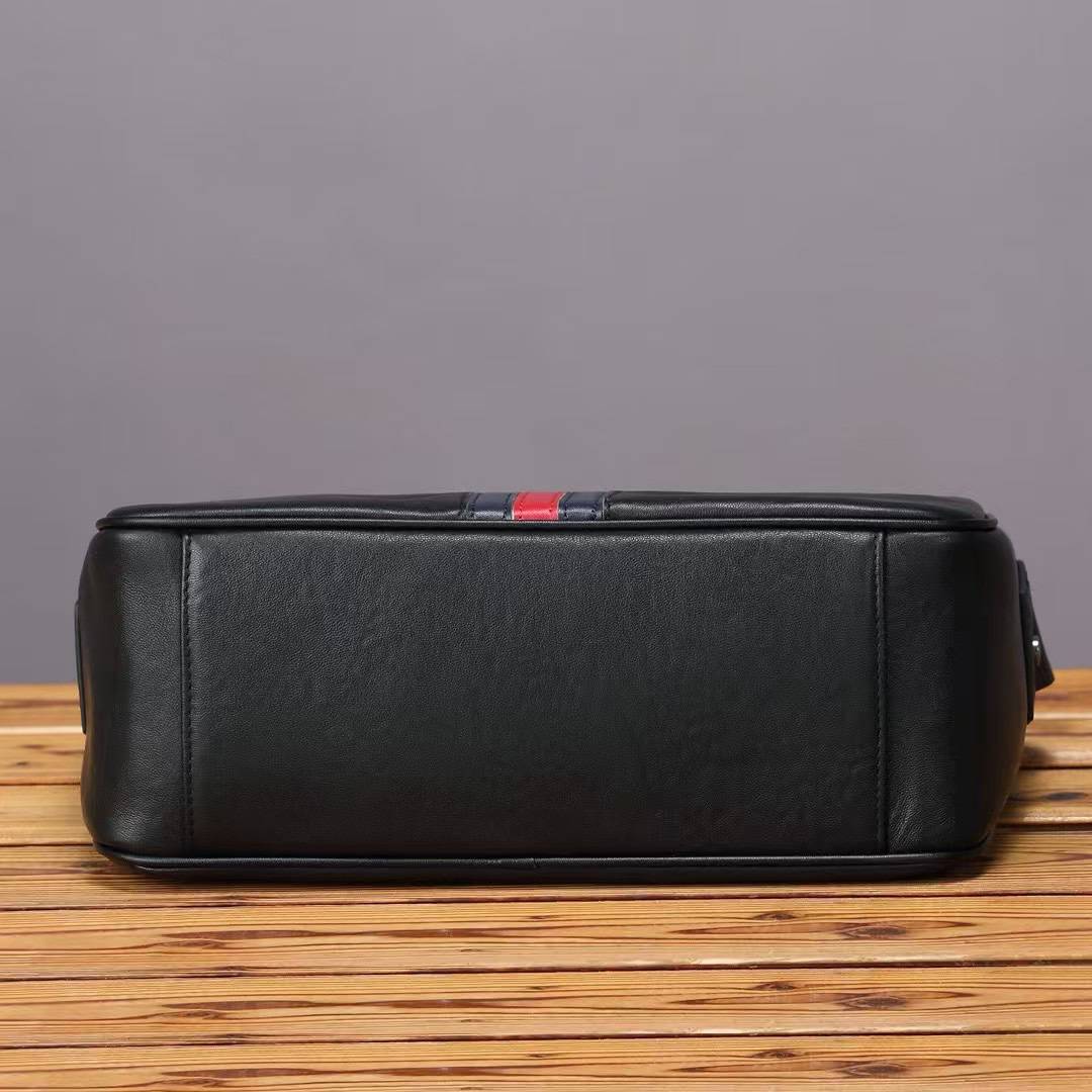 頭層牛皮男士斜背包 日常通勤單肩包 旅行外出小挎包 新品時尚男休閒運動斜挎包推薦 真皮包包