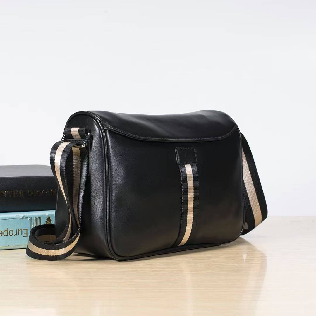 時尚簡約頭層牛皮男士斜背包 休閒通勤單肩包小挎包 新品男運動斜挎包側背包推薦 真皮包包