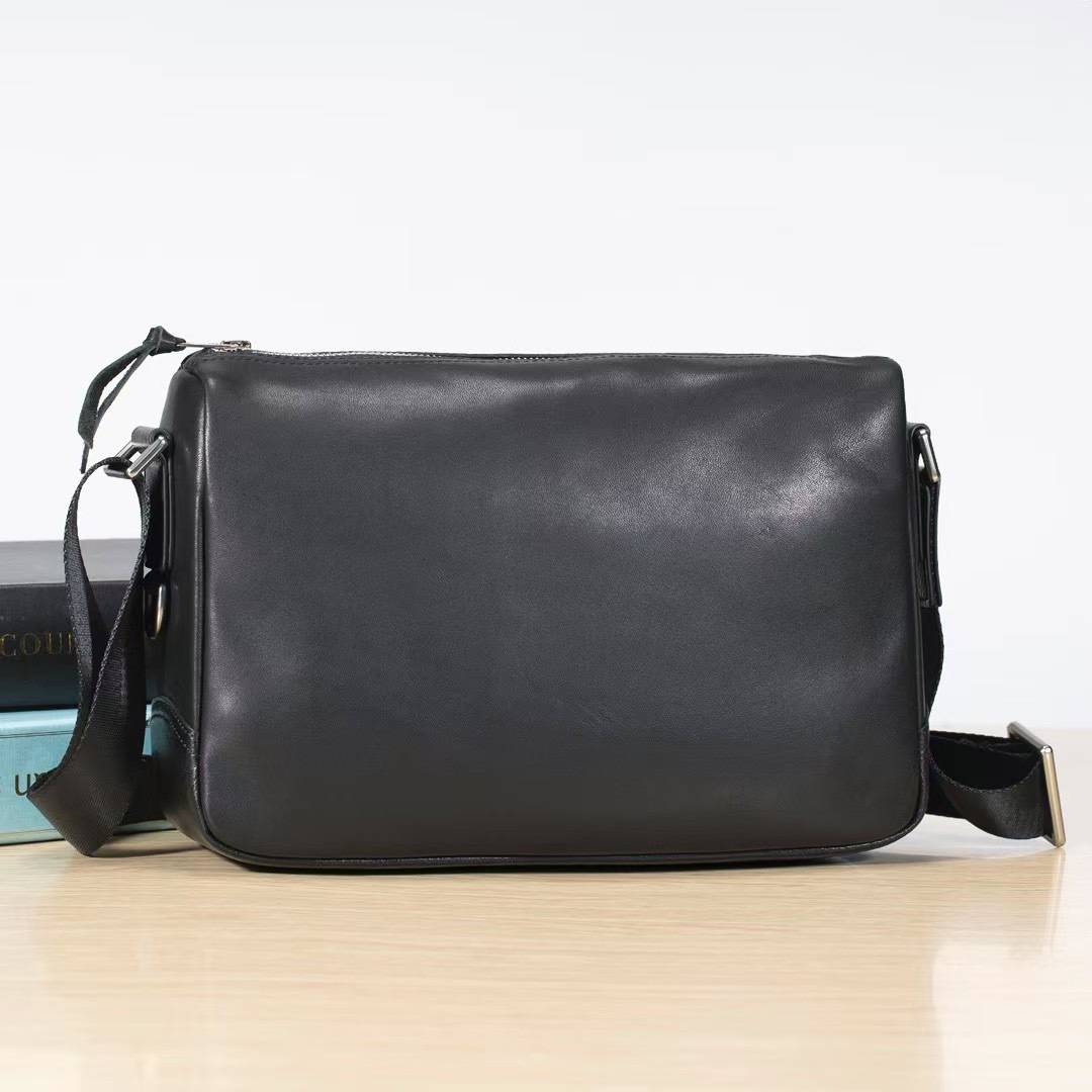 通勤簡約真皮小背包 男士單肩背包斜背包 頭層牛皮耐磨實用斜跨包 男生側背包推薦 真皮包包