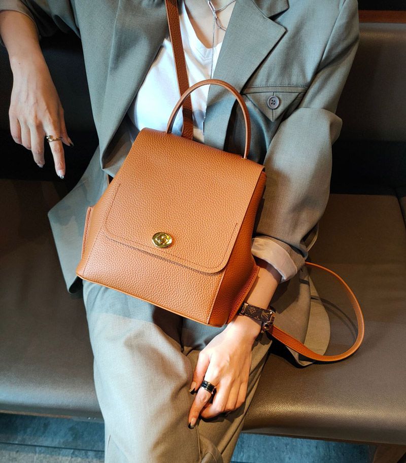 新款女士雙肩包 大容量時尚高級感小眾設計ins風牛皮後背包 真皮女生學生書包推薦 真皮包包