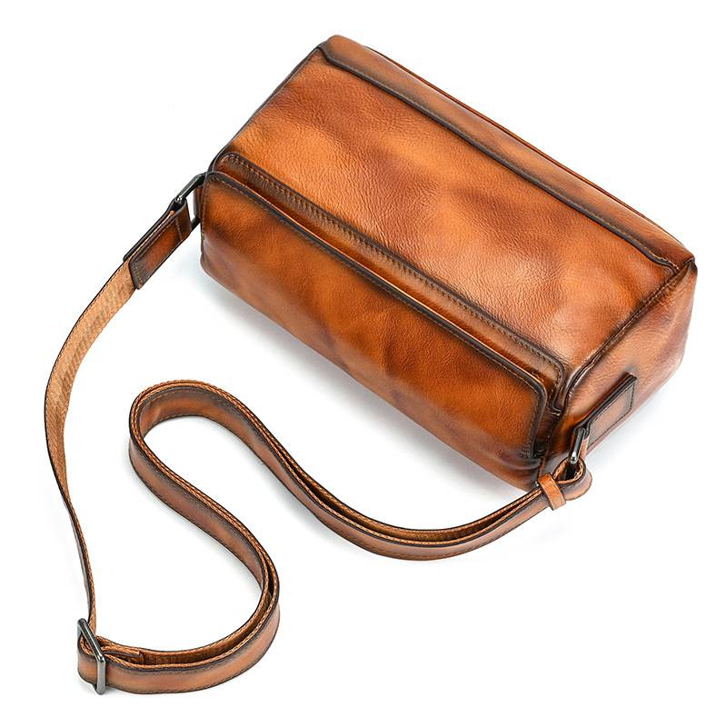新品復古手工擦色植鞣牛皮斜背包 頭層牛皮男女通用斜跨包 新款側背包真皮包包 樹膏皮單肩背包推薦 真皮包包