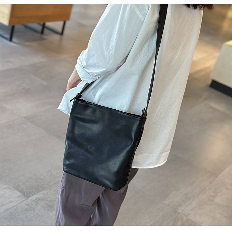 新款日系休閑牛皮斜挎包 復古百搭真皮女包 頭層牛皮單肩包女水桶包軟皮斜背包推薦 真皮包包