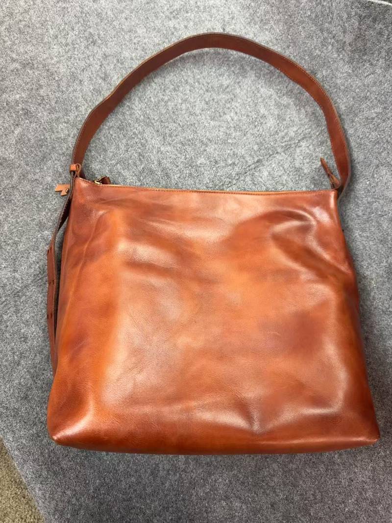 復古手工擦色頭層植鞣皮斜背包 高級質感牛皮水桶包托特包 新款真皮女包斜挎包推薦 真皮包包