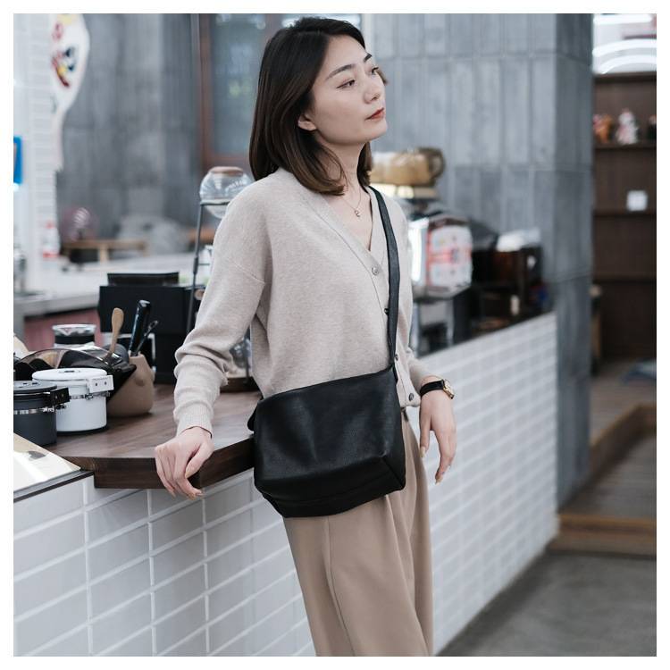 復古手工擦色頭層植鞣皮斜背包 高級質感牛皮水桶包托特包 新款真皮女包斜挎包推薦 真皮包包