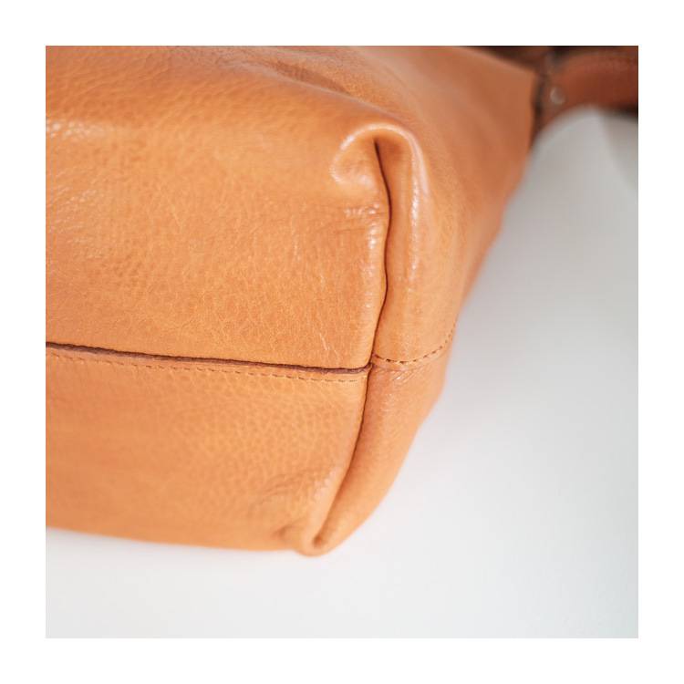 復古手工擦色頭層植鞣皮斜背包 高級質感牛皮水桶包托特包 新款真皮女包斜挎包推薦 真皮包包